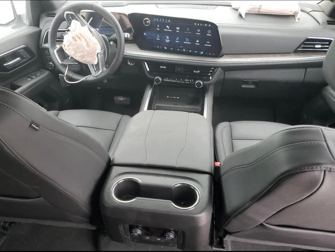 السلام عليكم تاهو 2025 LT
حادثه قطعتين جاملغ بنيد بدون دواخل مصلحه كامله رايده ب55وبيه مجال بسيط بدون رقم السياره مكان السياره الأمين الثانيه ***********
