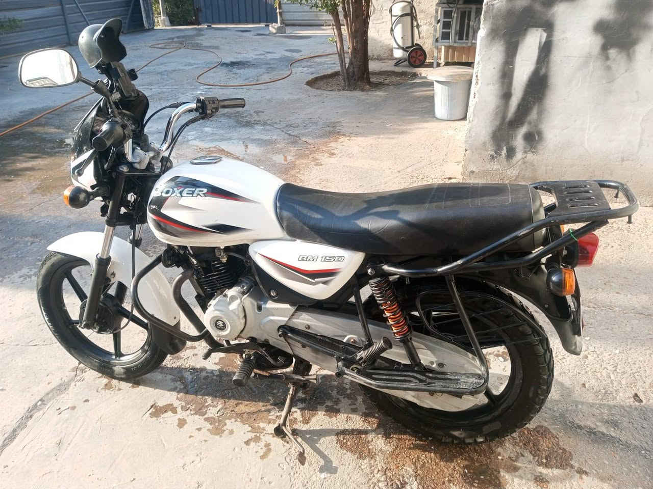 سلام عليكم بوكسر كلاسيك  دراجه للبيع جاهزه سنويه 25مشروع وطني دراجه مكفوله من كلشي المكان شهداء  البياع سعر مليونين  و500 وبيهه مجال الستفسار هاذه رقم مكلف بل نشر‏‪***********‬‏
