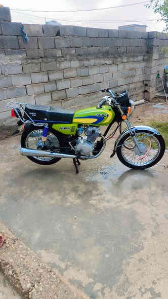 السلام عليكم من رخصة الأدمن المحترم دراجه للبيع 
نامه ٢٢ كفاله ما عوزه برغي السعر ٨٥٠ مكان كوت شارع النفط  ***********
