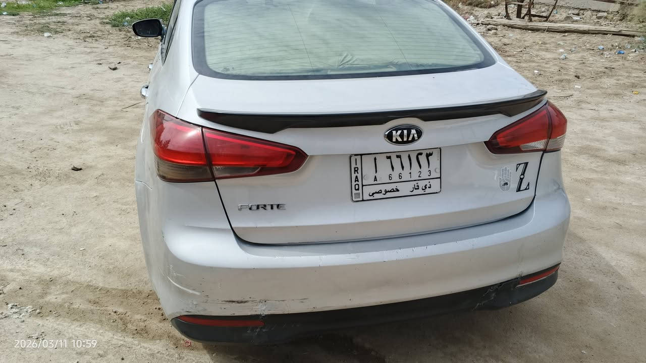 السلام عليكم كيا فورتي 2017 
محرك 2000 دوش 
ضربتة چاملغ وبنيد وصبغ في الچاملغ والباب الخلفي جهة السايق
السعر 110

***********
