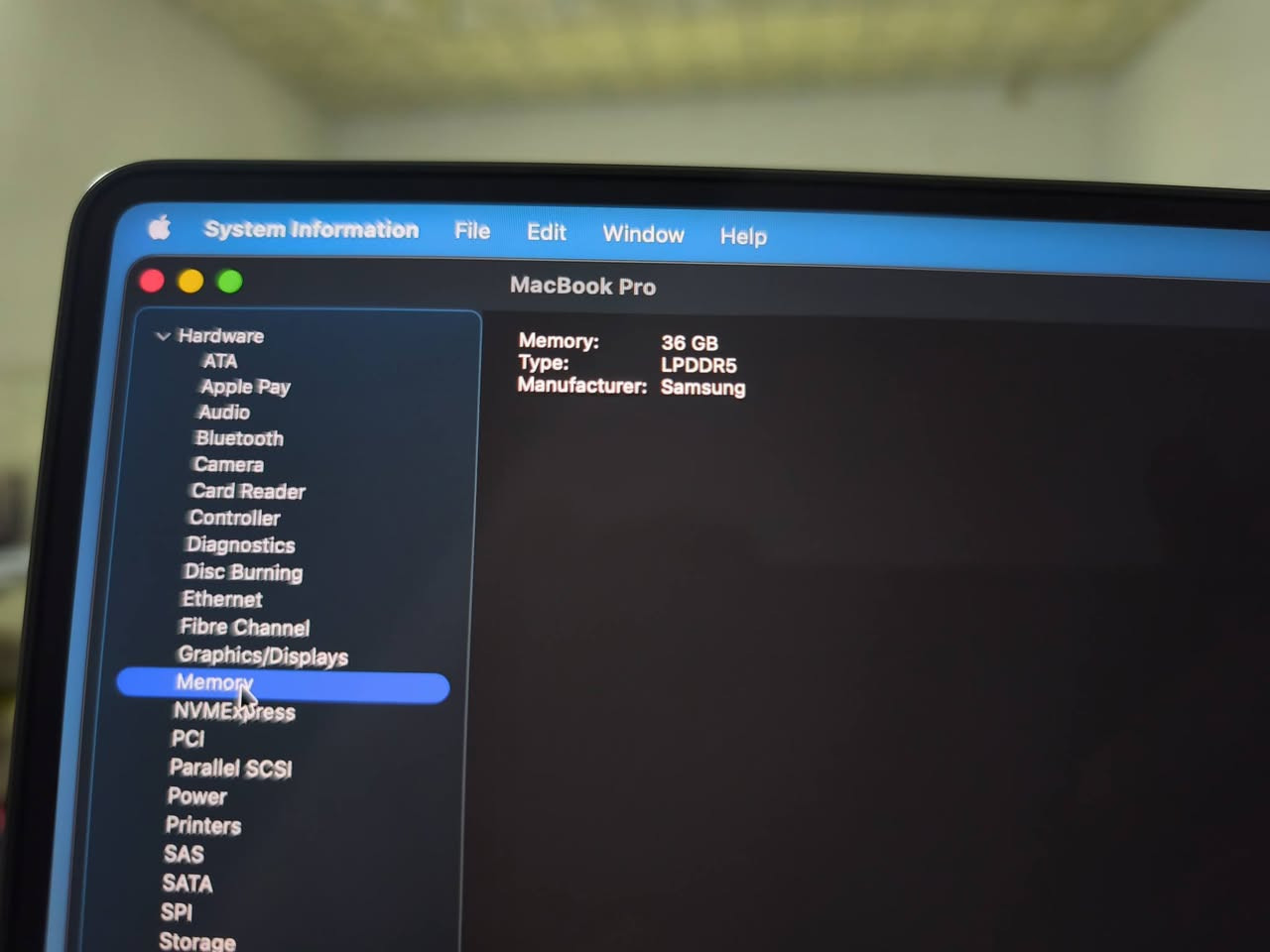 MacBook Pro 16 inch
M5 Max

Open Box

36GB RAM

2TB Storage

Cycle count: 2

Local Pick up. 

Location: Sulaimanyaih 

Will be sold to the highest price.


**إذا كنت صاحب هذا الإعلان وتريد حذفه لأي سبب، رجاءا أرسل رسالة إلى الدعم الفني**