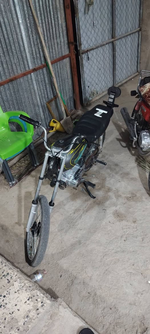 سلام عليكم شباب دراجه نامه محرك 25 شاصي 20 اوراق اصولي هاذا رقمي *********** واتساب متواجد
