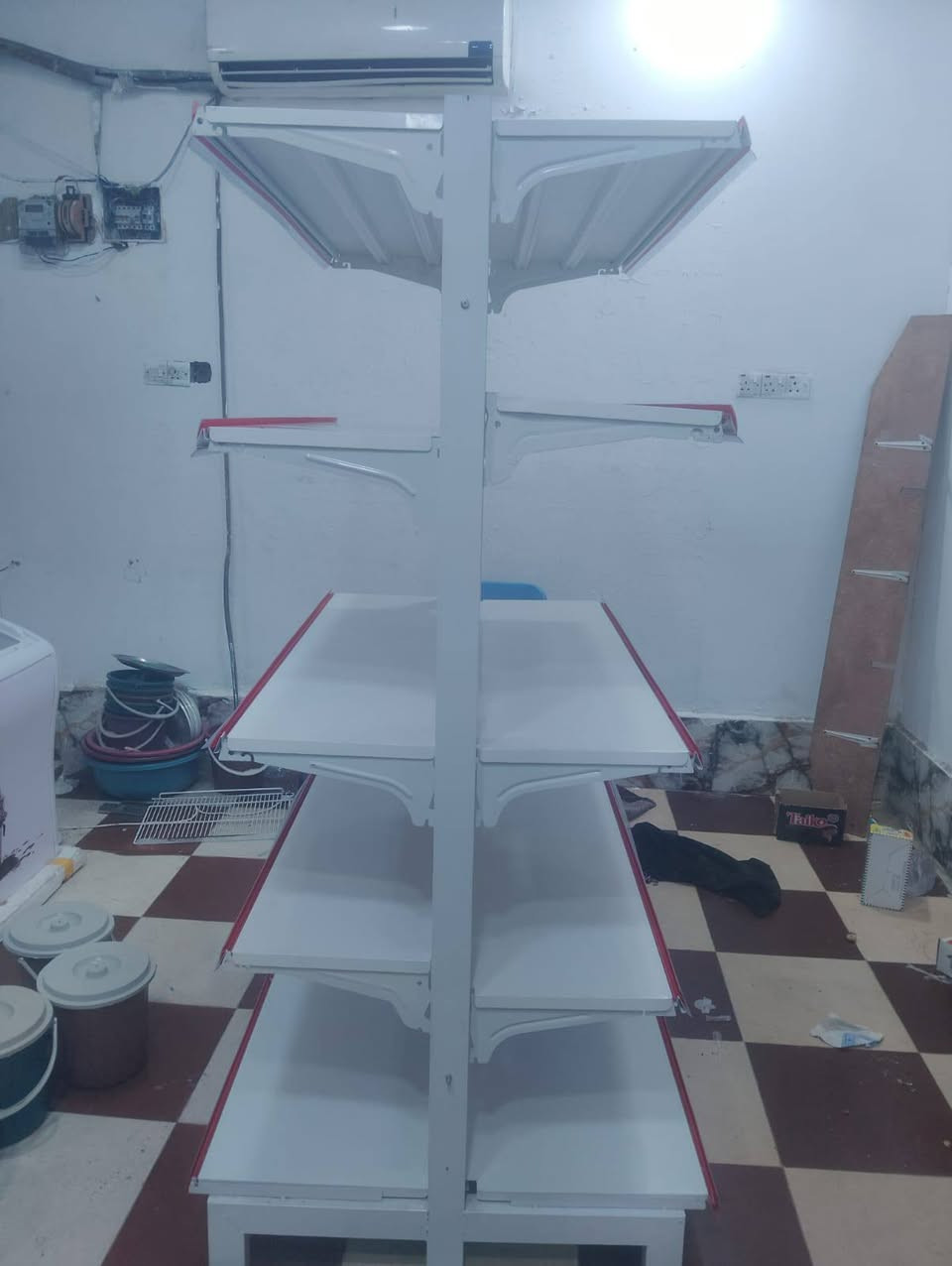 سلام عليكم سفينه جديده ما مستخدمه متر ونص ب300 بس شراي يراسلني خاص بدون تعليقات *********** موجود واتساب
