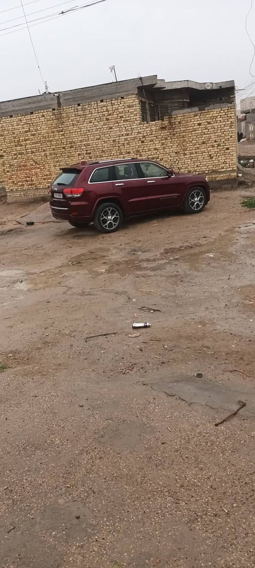 السلام عليكم جيب لريدوو موديل ٢٠٢٠ خليجي بغداد باسمي سياره فول موصفات بيه طخه بسيطه باب خلف السايق وجاملغ الامامي بدون فتح وتبديل سعره ٣١٠ وبيه مجال مكاني ذي قار الرفاعي ***********
