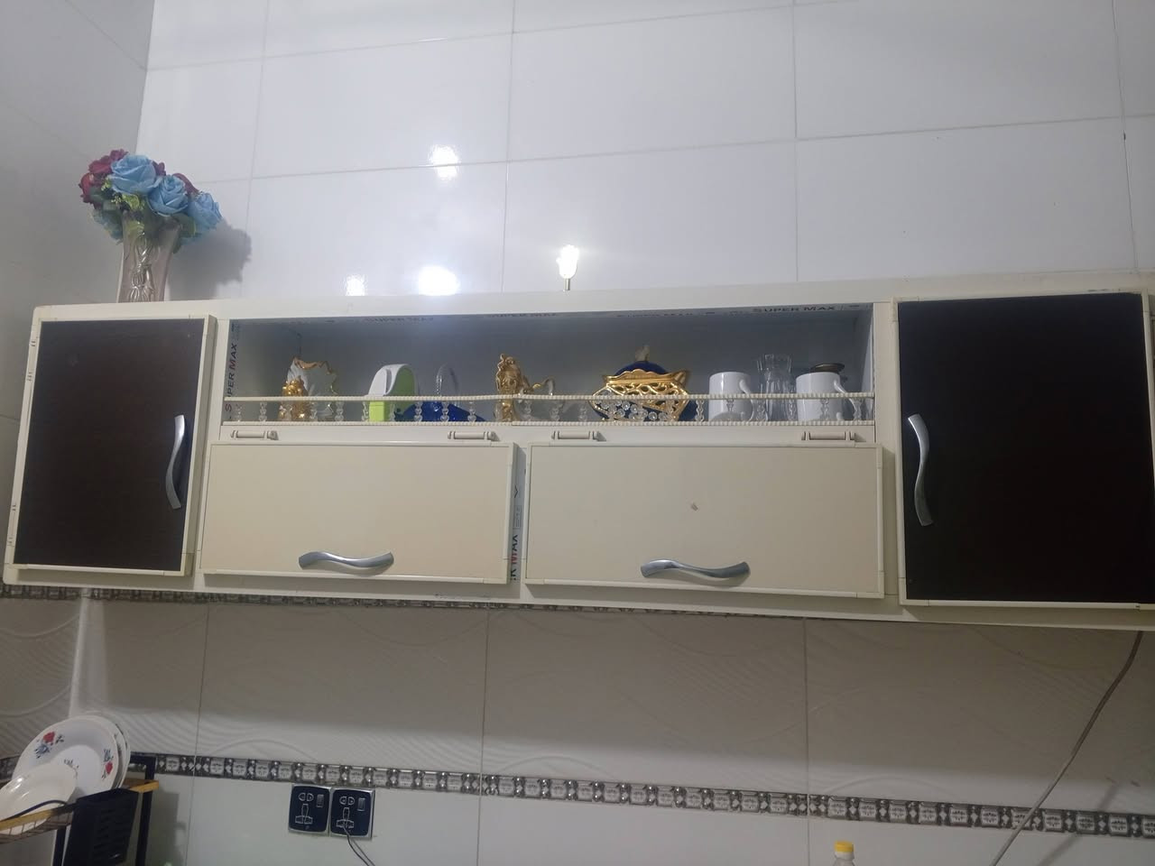 كونتر  للبيع ثلاث قطع مرمر بي اضرار بسيطه السعر 600 وبي مجال العنوان طوريج الرشيده الاستفسار ***********
