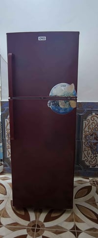 ثلاجة • للبيع