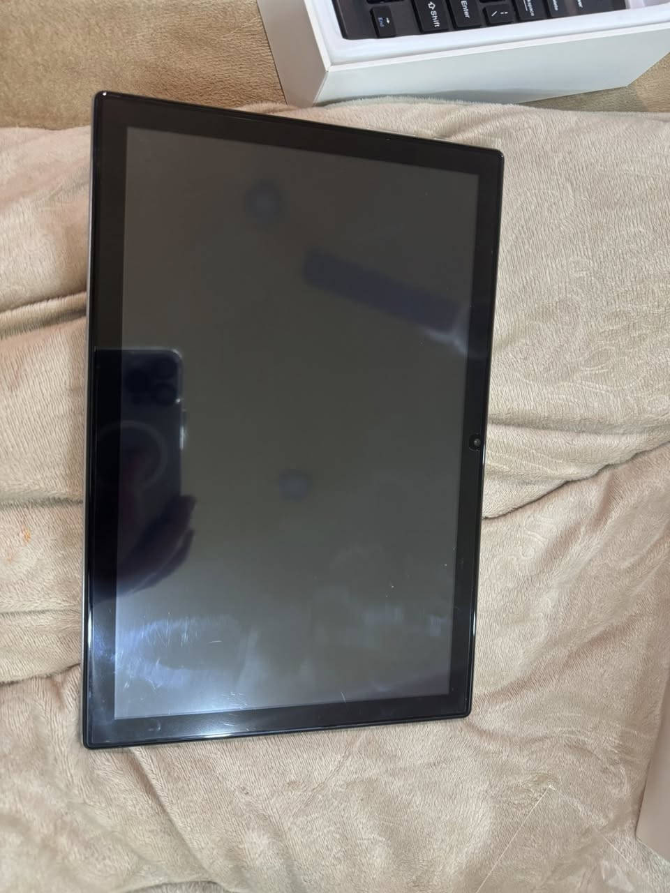 السلام عليكم تابلت ccit  s19pro ذاكره 512 حجم 10.8 بطاريه 100 جديد يشغل نت 5G ما مفتوح ولا مشتغل بس مفتوح من الكارتونه ملحقاته كامله شاحنه وكيبورد وماوس ccit ولزكه وكفر نضيف نضافه 100‎%‎ سعره 125 وبي مجال مكاني بغداد البلديات 
***********
