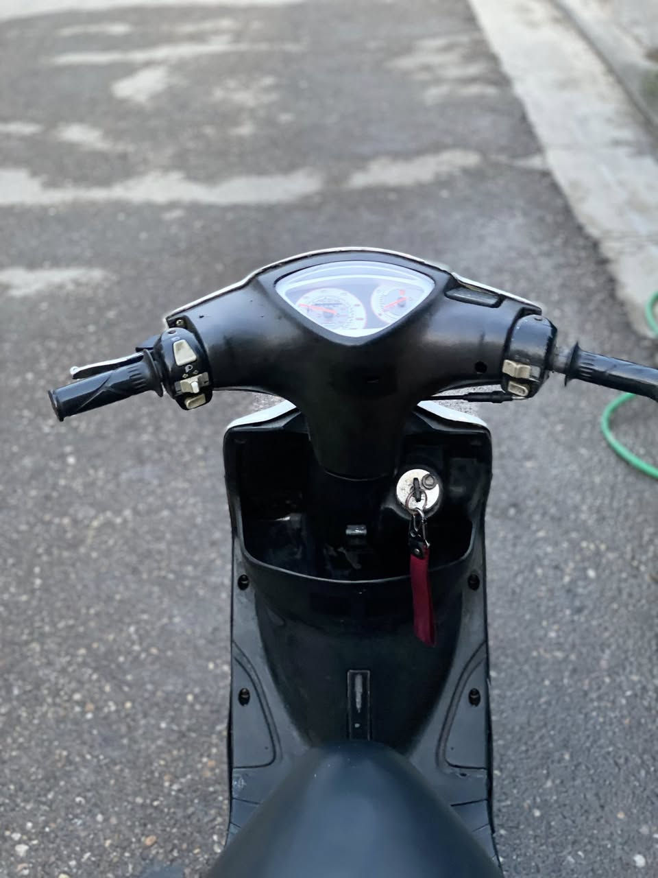 مناقصها كلشي اوراقها كامله دراجة رمبه كلشي شغال 700 وبيها مجال ***********واتساب فقط
