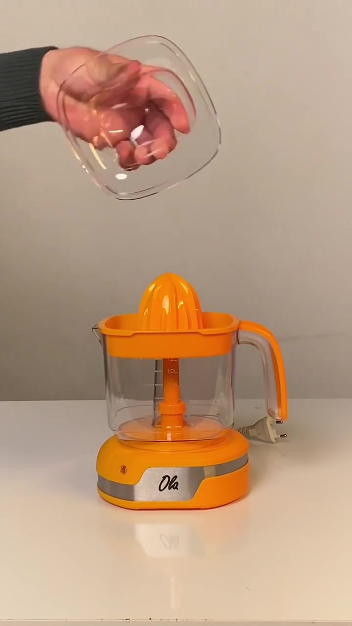✨🍊 استمتع بعصير طازج بسهولة! 🍋✨

عصّارة الحمضيات Ola – JM53 بقوة 40 واط تعطيك عصر سريع وفعّال بدون تعب 💨
سعة 1 لتر مناسبة لكل الاستخدامات، وتصميمها قابل للتفكيك لسهولة التنظيف ✨
مخاريط تناسب كل أنواع الحمضيات وتشغيل تلقائي بمجرد الضغط 🍊

💛 عصير صحي وطازج كل يوم… بكل بساطة

⚡ مرحباً بكم في متجرنا للأجهزة الكهربائية 🏠
نوفر أحدث الأجهزة المنزلية الأصلية بأفضل الأسعار 🔌✨ مع جودة مضمونة وخدمة موثوقة 🤝.
السعر 20 الف مع التوصيل 🔥
التواصل على هاذه الرقم ***********✅
🚚 توصيل سريع
✅ كفالة على المنتجات
💯 أسعار منافسة
ثقتكم تهمنا، ورضاكم هدفنا 🌟
