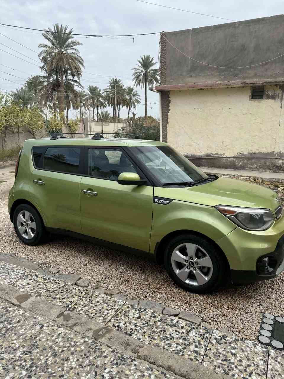 صوول موديل 2017 مكينه كير مكفول ' عداد مسافه 74 تبريد تدفئه شغال تبديل بنيد بدون دواخل ' صبغ باب وربع باب فقط ' سياره رقم بغداد أنكليزي باسمي تخم تاير حداديه جديده رايديها 100 $ ورقه *********** المكان كربلاء الحسينيه
