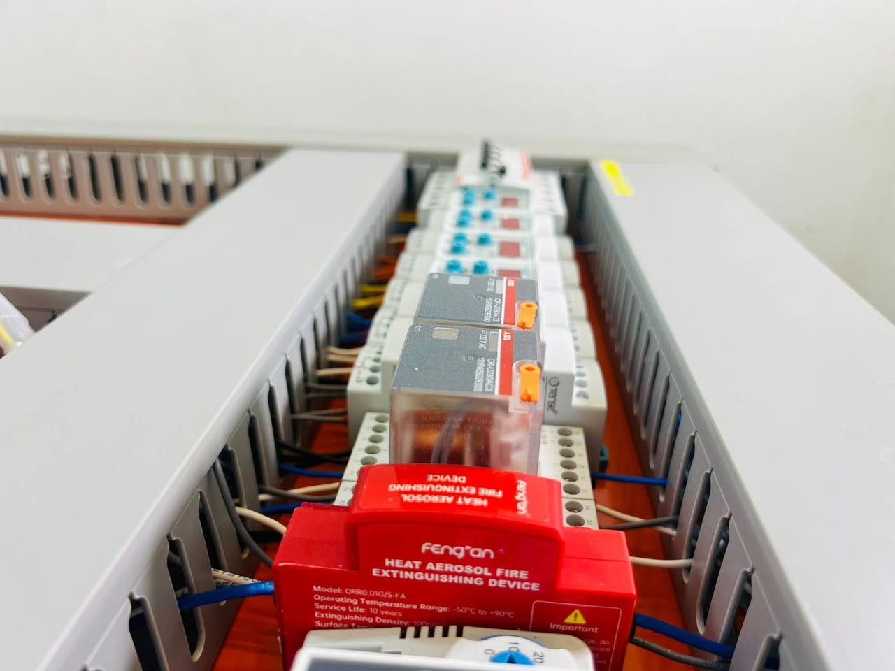 تصميم وتنفيذ بورد (ATS)
مواصفات البورد:
# حجم البورد100×80
# ثلاث مراحل بحمل 300A
# بارد منفصل 
# تحكم  اطفاء وتشغيل عن طريق الانترنتWi_Fi
# حمايه كامله  (protection) علي جميع الخطوط
#  مضاف جوزه حمايه من الحريق


**إذا كنت صاحب هذا الإعلان وتريد حذفه لأي سبب، رجاءا أرسل رسالة إلى الدعم الفني**