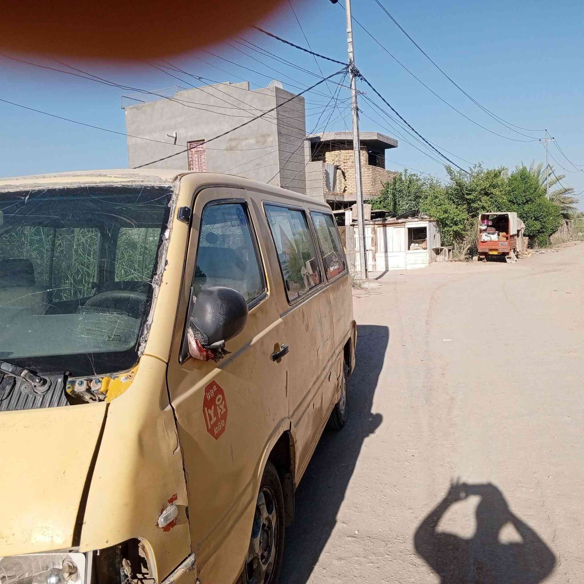 سياره للبيع موديل 96
عليها غرامات مليون 
سعرها  18ورقه 
***********

