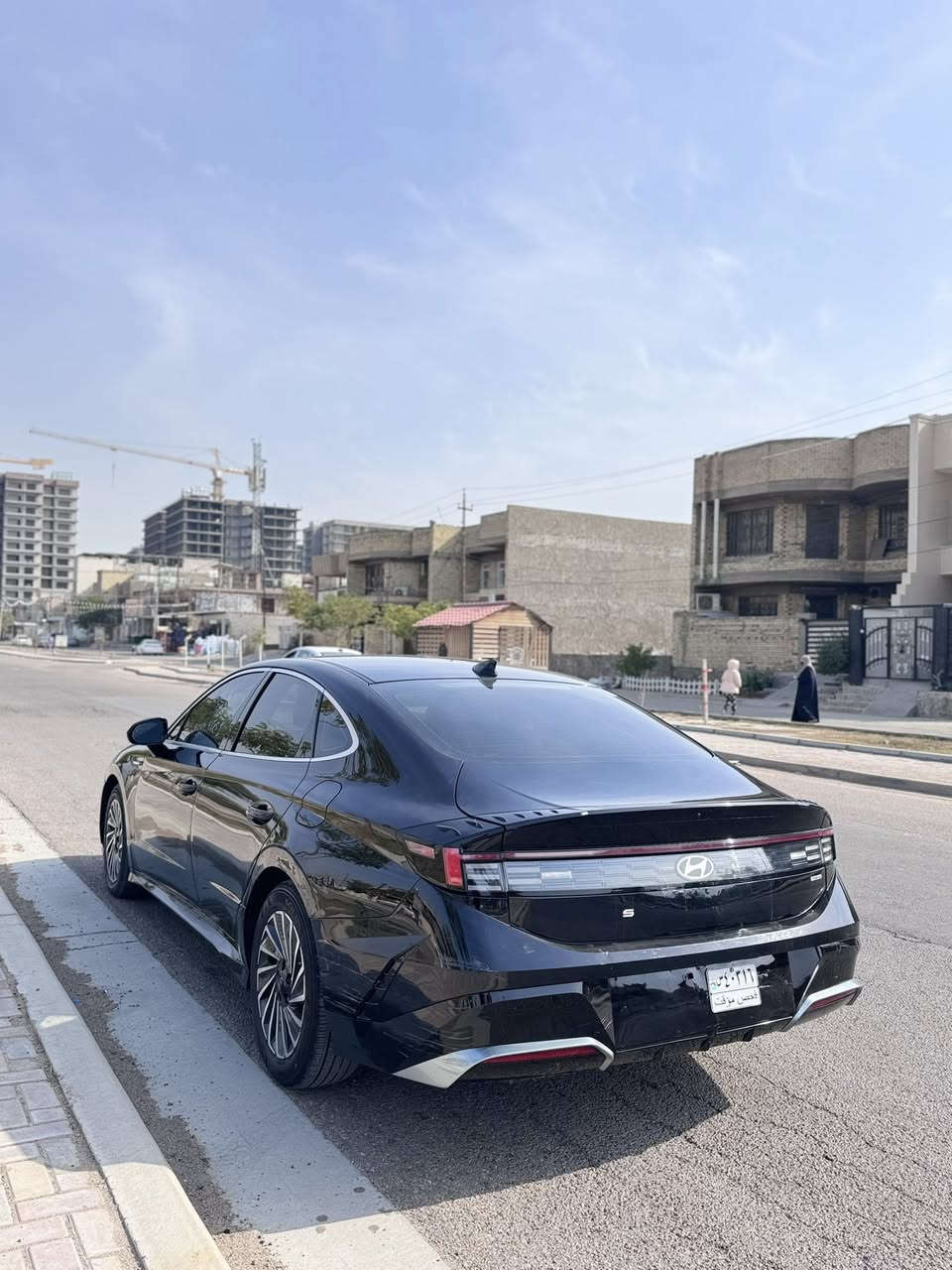 السلام وعليكم  شباب 
سوناتا هايبرد 2025 الشكل الجديد محرك 2000+ منضومه هايبرد سياره جديده ماشيه 3الف  بجم كبس بدون ايرباك حادثها موضح بصور بدون دواخل  مكان السياره بغداد حي الجهاد 

مواصفات فول ع عدا البانورما والجلد 
بصمه + تشغيل عن بعد 
شاشه متصله ديجتل 
كشنات الاماميه كهرباء + تدفئه
تبريد شاشه + قطعتين 
شفتات بل ستيرن 
دجتل متغير  
بعد بيها كلش هواي مواصفات  تفاصيل اكثر اتصل او خاص سعر السياره 192 وبيها مجال رقمي 

***********
