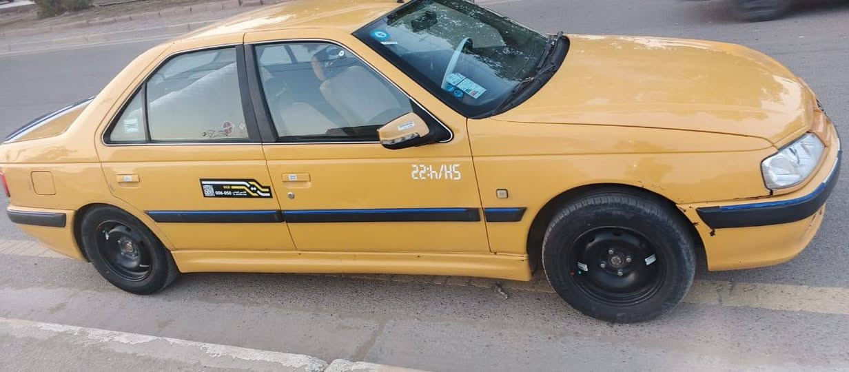 السلام عليكم بيجو بارص 2015بسمي مصفره هيهه وغرامه مكفوله من الضربه والصبغ بيه رصعه بلباب صغيره السعر 45الاتصال ***********
