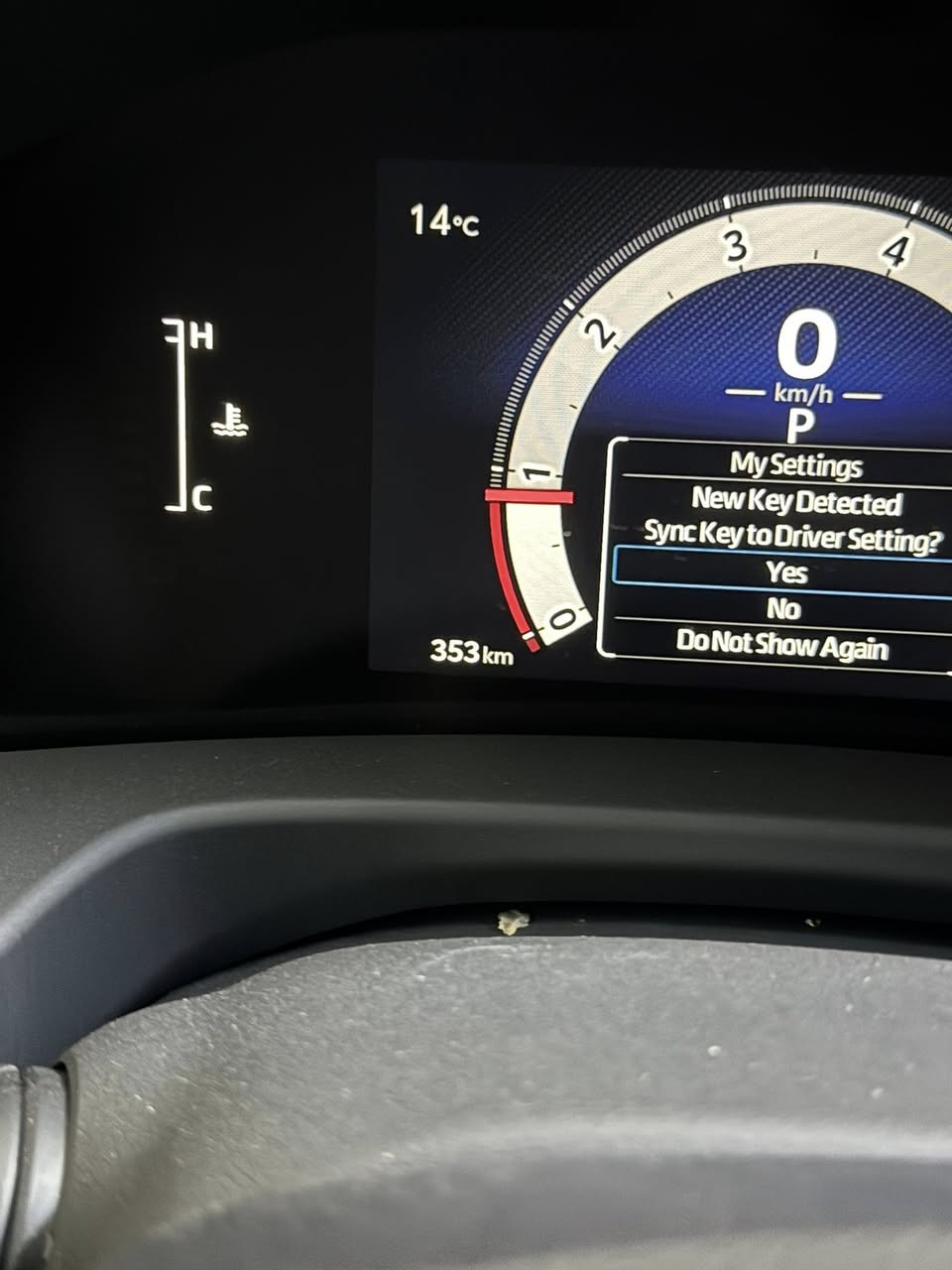 سلام عليكم لانكروزر مكينه 4000 تنفس طبيعي موديل 25 ساز بعدهه زيرو ماشيه 350 كليو سعرهه 70000 💲قفل ***********
