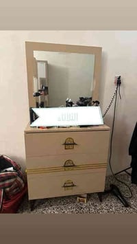 غرفه مستخدمه شي قليل بعده بالزكات مخزن جك حديد  للبيع رايده ٤٥٠ لانو ك...