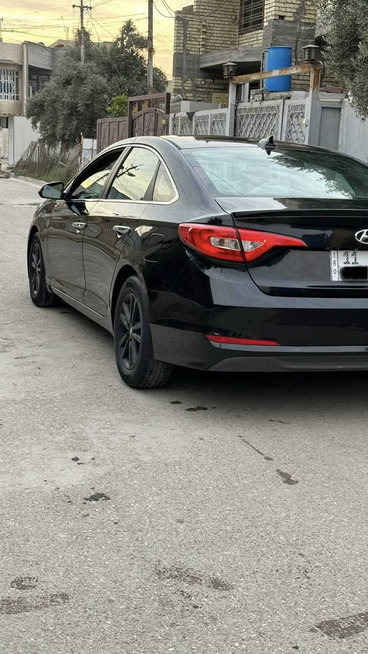 السلام عليكم سوناتا 2016 وارد امريكي ضرر بابين الساق والخلفي مكينه 2400 جي تي اي مكينه كير كلهه مكفول سياره بعدهه جديده تبريد ثلج ❄️تدفئه باتري جديد تخم تاير جديد ويل كب ماشيه السياره150 الف ميل  
 السياره رقم بغداد الجديد سنويه تسقط 2027 مكان السياره بغداد السعر120 ورقه وبيهه مجال للستفسار *********** الرقم بي واتساب
المواصفات :
1_شاشه كبيره : 
2_كامره خلفيه:
3_تحكمات ستيرن جهتين :
4_نظام ترحيب :
5_  3 انضمه قياده:
6_ايكو اسبورت وعادي:
7_مانع انزلاق :
8_لايت LED :
9 _ شاشه اعطال :
10 _كير 6 نمر :
