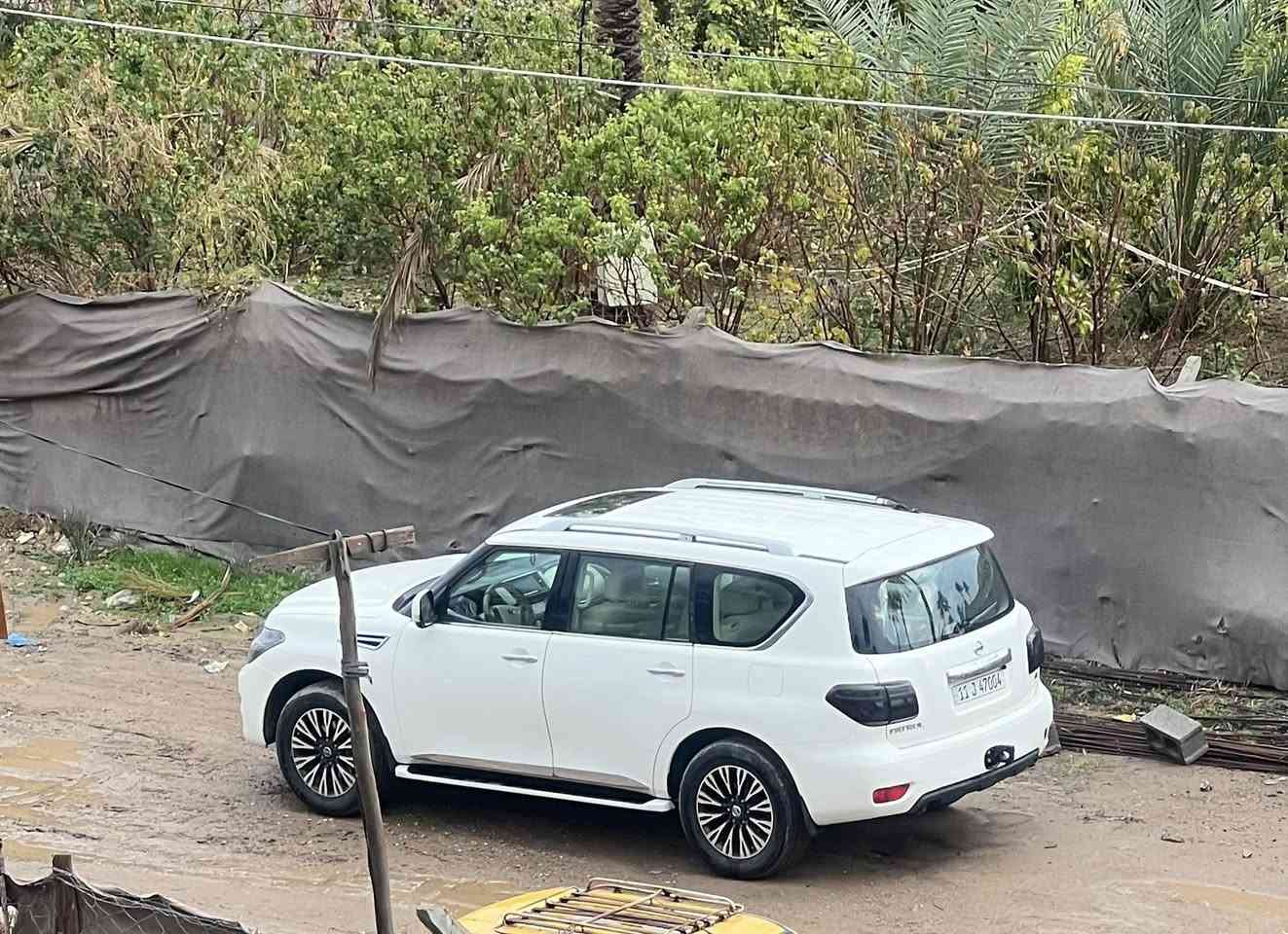 السلام عليكم من رخصه اخونه الأدمن  سيف العرب نسيان باترول للبيع فقط موديل 11 صبغ عام كشر صبغ  بيدي صابغه  مكفوله من حادث شرط  بغداد بسمي من سنه 13 عدنه صبغ راقي تخم تاير صدر امامي خلفي جديد محرك صغير بي صوت يعني كايم يراد تبديل عنوان بغداد هـ*********** السعر 165 بي مجال
