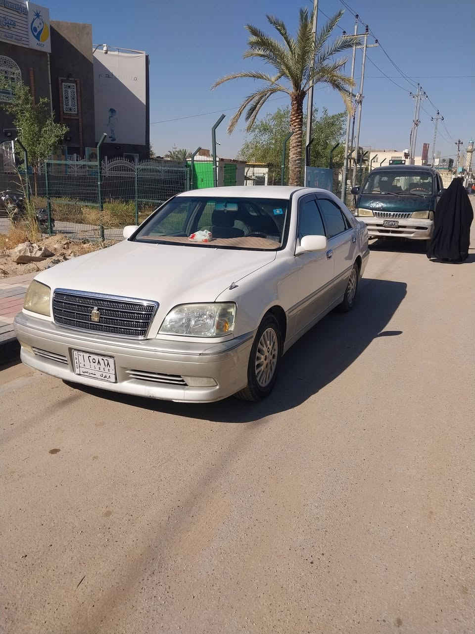 السلام عليكم ورحمة الله وبركاته 
ملكه موديل 2000 كفاله من كلشي سياره بيه طخه بسيطه جدا بجامله  شبر بيه فقط سياره قرار 102
مفحوصه وداخله هزه جديده وفاحصه بالنجف فحص الكمرك كله كامله باقي بس تدفع الكمرك 
سياره ٤ كشنات كهرباء تبريد ثلج 🥶 كير مكينه ٣٠٠٠ فيشه وبطل ابيض كفاله حداديه تخم تاير كهربائيات كله جديد باتري الكوري ب١١٠ مشتريه جديد سياره خير من الله شاصي ٧١ سنويه لل2023
سياره ٣دكم برده خلفيه مسجل دمام كله شغال على وضع الشركه السياره مال جناي متذب عليه الف دينار مكان السياره نجف استفسار اكثر اتصل على الرقم *********** وبيك خير وتدلل السعر ٧٠ وبيه مجال للطيبين
