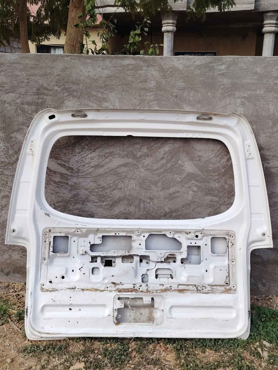 باب نيسان للبيع السعر 50
المكان القطاع الزراعي
رقم الهاتف للتواصل 
***********
***********
