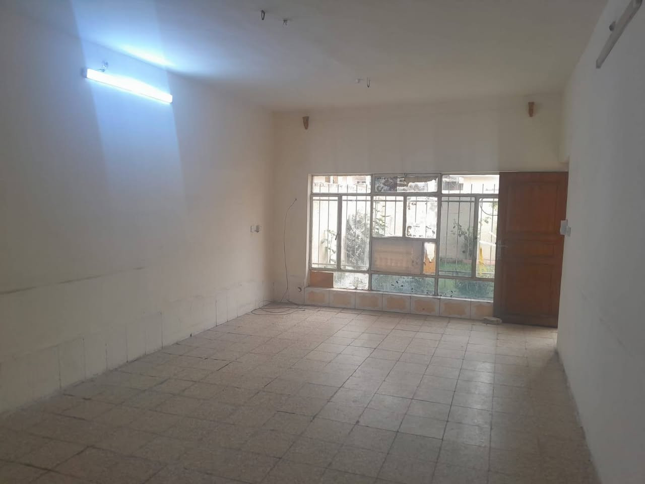 سلام عليكم بيت للايجار غرفتين نوم واستقبال ومطبخ وخدمات قرب حسينية الإمام علي بن أبي بمسليته ***********
