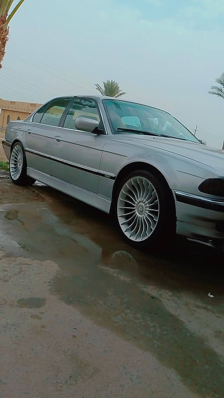 سلام عليكم بي ام دبليو 740كامل مواصفات مكفولة من كلشي كير محرك 8مكفول داخل كلة كهرباي منضومة زنون وباقي لمواصفات عل تصال ***********
***********0
ويل الماني اسيارة متتعب عليهة مال جناي سعر 85وبهة مجال
