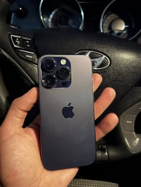 ايفون 14 برو فقط ذاكرة 128 بطاريه 82 الجهاز عل وضع الشركه ممفتوح ولامب...