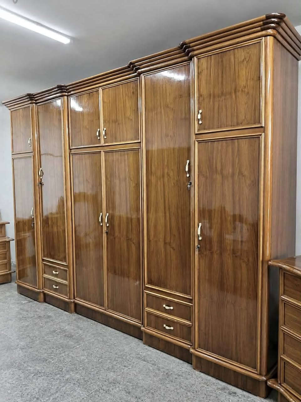 السلام عليكم
غرفه  تسكام الثكيل  جديده 
سته باب وملحق كامل مواصفات 
السعر مليون و850 وبيها مجال بسيط 
العنوان الجديد كربلاء حي الحر 
للأستفسار 
***********
