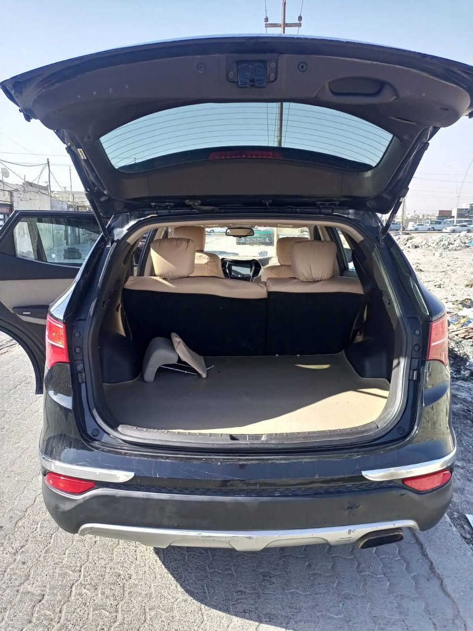 للبيع فقط // هونداي سنتافيا موديل 2014 وارد امريكي 

السعر //  135

الهاتف // ***********

ملاحظه // سياره فقط بيه بارد جدا بسيط بطرف المدكر الامامي الايمن وما ملعوب بي لان جدا بسيط ومبدل واشر المكينه  ،،،  وشرط السياره على الفحص والسونار

١. سياره كفاله عامه لان حادث امريكا فقط داعاميه موجوده صور الحادث بالنشر

٢. مكينه 4 سلندر  2400 GDI كفاله

٣. كير اوتماتيك وعادي 7 كير كفاله 

٤. حداديه من الدعاميه للدعاميه كفاله

٥. تخم تايرات وسبير جديد وكاله

٦. تبريد وتدفئه خلفي امامي كفاله

٧. غرفة سياره ودشبول وبطاين بالجيس كفاله

٨. لايتات وكشفات بلاد جديد كفاله

٩. صندوق وملحقات وقاصه والعده بلاد كفاله

١٠. كشنات بلاد جديد كفاله

١١. ماشيه السياره حقيقي 90 الف ميل يعني مامتعوبه بالمشي

١٢. بانزين كله عادي وكفاله من الدوانص

١٣. سياره رقم دولي إنكليزي (( ذي قار  )) مشروع ،،، بااسم خالي يعني بااسمي تحولي ثاني يوم 

١٤. شاشه لمس حجم كبير واوكس كله بلاد وكفاله
١٥. بطاريه جديده كفاله

١٦. صالنصه جديده كفاله

١٧. سياره كفاله من الصبغ والحادث بالعراق

١٨. داخل السياره لون (( اسود وبيجي  )) بلاد وكفاله 

١٩. سياره جديده جديده وجاهزه ع حبايه ونص وترايك بيه اربيل

٢٠. كامره دواره بلاد كفاله البصرة, العراق
