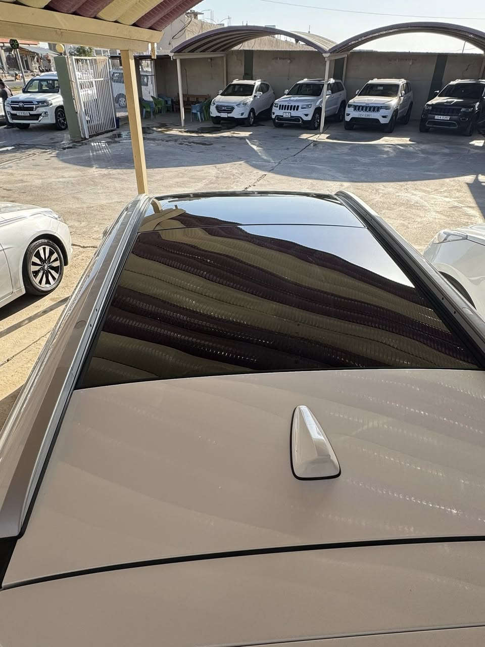 سورنتوا خليجيه محرك 6 سلندر موديل 18 بانورما مكفوله من الصبغ جلد بصمه 3 قطع تبريد باب خلفي كهرباء كشن كهرباء تخم تاير صدر تبريد كلها شرط تحويل مباشر 
الضلوعيه
***********
***********
للبيغ او مراوس حسب الرغبه
