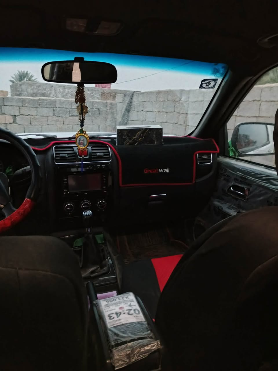 السلام عليكم گريت ويل السيارة مكفوله معده طلقتين بل باب السائق مكينه كير حداديه سنويه جديده امداور ثانية يوم مكان السيارة الحمزه الغربي مراوس السعر 105وبيه مجال للسفسار اتصل على الرقم ***********
