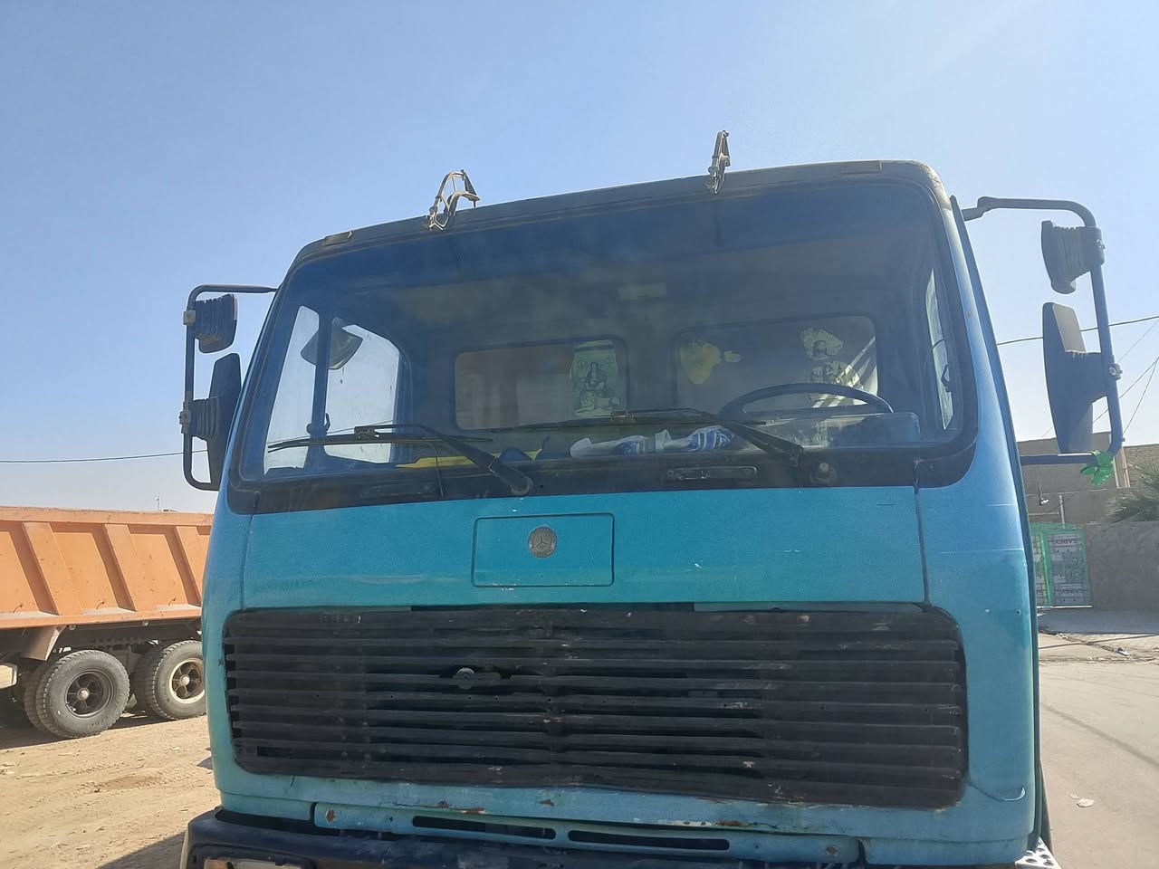 سلام عليكم للبيع البي موديل 79 رقم الماني 32شاصي مكفول كفاله عامه  محرك 25 كير 25             ***********.      ومروس بسياره زغيره
