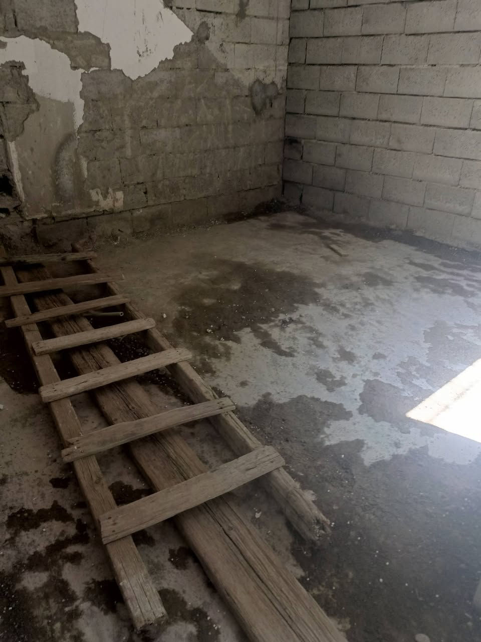 جانب من اعمالنه رفع الانقاذ وتعديل الارض تفليش ارضيات تفلبش حايط تنقير  اي شغل نشتغل للاتصال او وتساب ***********
