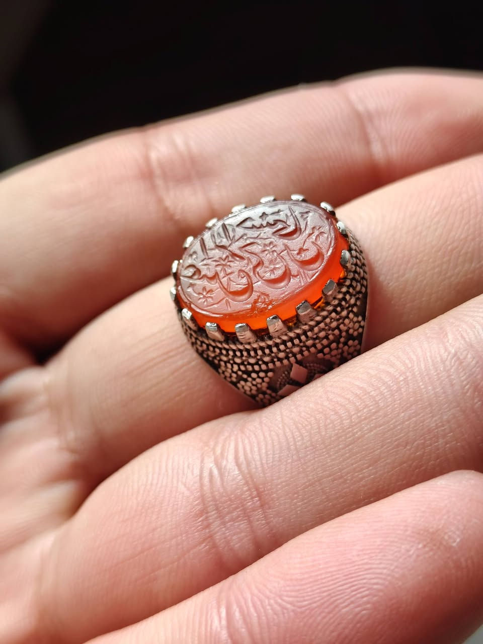 للبيع فقط
يمانيه قديمه مشروطه 
واتساب***********
