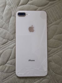 ايفون ٨بلاس كفاله مامفتوح ع الفحص  ذاكره ٦٤ فطر خفيف بالضهر وكلشي بي ش...