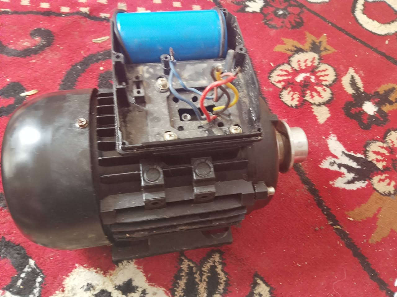 السلام عليكم ورحمه الله وبركاته
متوفر ماطور يرهم خالعه ويرهم مضخه غسل 
1400دوره في الدقيقه 
بقوه ثلاثه حصان 
ستندر ونضيف جدااا
العنوان بغداد 
السعر اتصل وتدلل 
للاستفسار ***********
