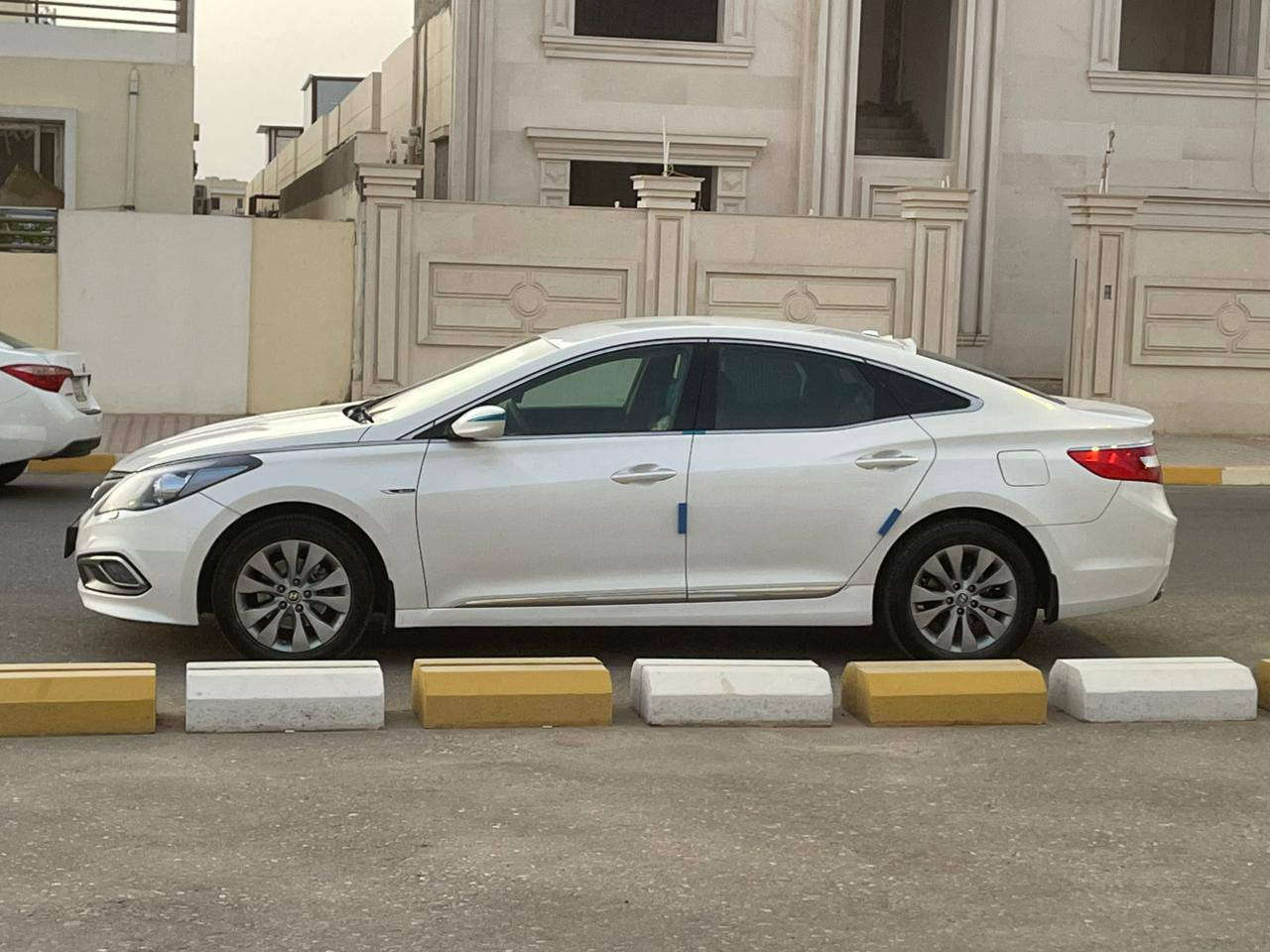 السلام عليكم
ازيرا 2014 سليمانية محرك اربعه ٢٤٠٠ 
كفاله عامه 
سعر ١٣٥ ورقه 
استفسار *********** 
مكان الفلوجه
