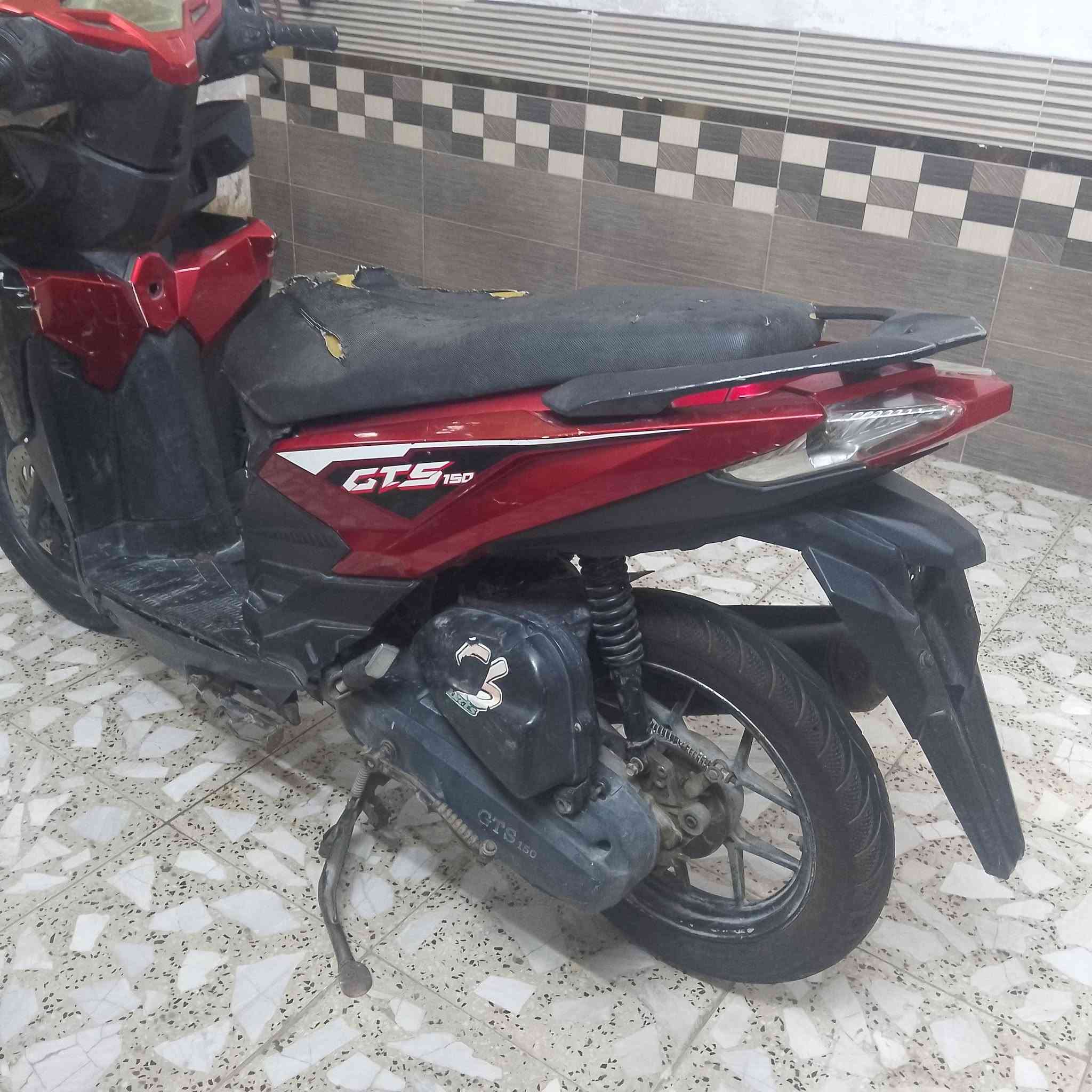 سلام عليكم دراجه للبيع سعره 350؛وبيهه مجال 
للستفسار ،*********** بلديات حي تراث
