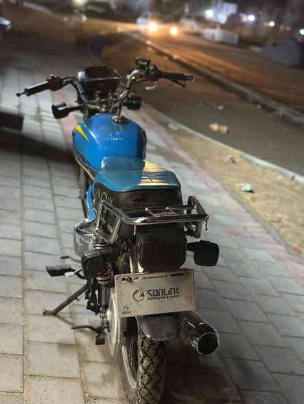 السلام عليكم دراجة يراني سيفان سونك 5كير مديل 24 نازله 25 مكينة  كفاله عامه بصمة لمس تشغيل عن بعد عدد 2 ببصمتين سويجين أوراق كاملة مال معرض مزودة بل 75 مكان بغداد مدينه الصدر رقم الهاتف ***********
