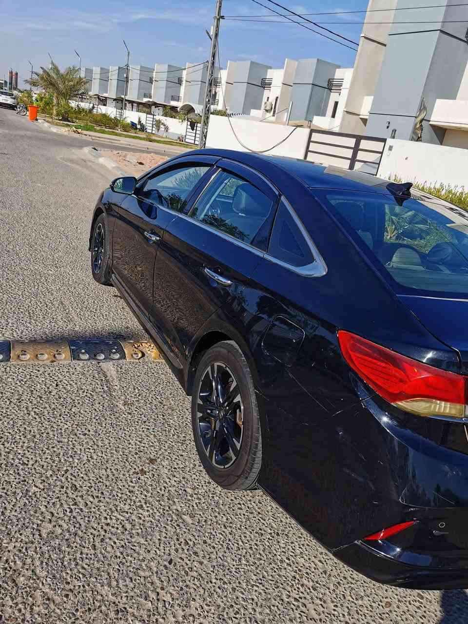 سوناتا 2018 سـبورت فول 1/1 وارد امريكي
السيارة لمتتد

صفحة صبغ وجنطة مبدل فقط   
سيارة بدون ايرباك 
رقم بغداد الجديد 
ماشية165 كيلو  
- مواصفات السيارة 1/1
- بصمة تشغيل
- بصمة ابواب
- بصمة جنطة
- فتحة
- شاشة
- كامرة خلفية دوارة
- كشنات جلد 
- كشنات كهربائية
- كشنات امامية تدفئة
- كشنات خلفية تدفئة
- رادات بل مري
- اشاير بل مري
- انارة ترحيب عند الاقتراب
- زينون
- ستيرن D
- حجر بيئة بلادي ( الفوك + الجوة )
- محرك 2400 GDi ( قطرة تبخير ماكو ولا تنقيص مرفوع من دوانز )
- تحكم استيرن
- شفتات استيرن
- ثلاث انظمة قيادة
- نظام ايكو ( اقتصاد بانزين )
- نظام سبورت ( وضع رياضي )
- وتظام نورمل ( عادي )
- بلوتوث + حاكية
- مدخل AUX + USB
- دواخل لونين
- ستيرن حراري
- تبريد + تدفئة كله شغال
- مانع انزلاق
- مثبت سرعة
- سستم نيكل كامل
- ويل اكروم
- تخم تاير
- وباقي المواصفات
- شحن لاسلكي  السعر (119)$ 
سيارة برغي ماعيزة كير مكينة حدادية تخم تاير تبريد ثلج 
للأستفسار. مرواس بيوادي عادي *********** العنوان كربلاء
