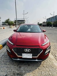 كونا موديل ٢٠٢١  حادثها موضح بصور  ماشيه ٦٠ الف  مابيها اي نقص جاهزه م...