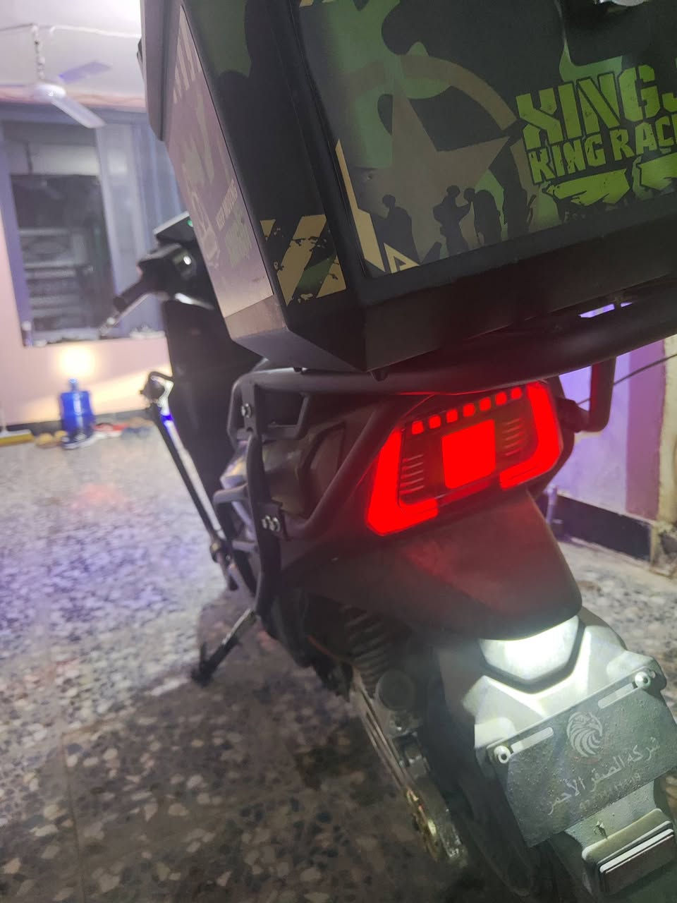 سلام عليكم دراجة شحن يمكن نقصه بس باتريات ما متأكد منه دراجه جديده زيرو بس تركته وصار هيج سعر المطلوب500 وبي مجال للشراي

***********
