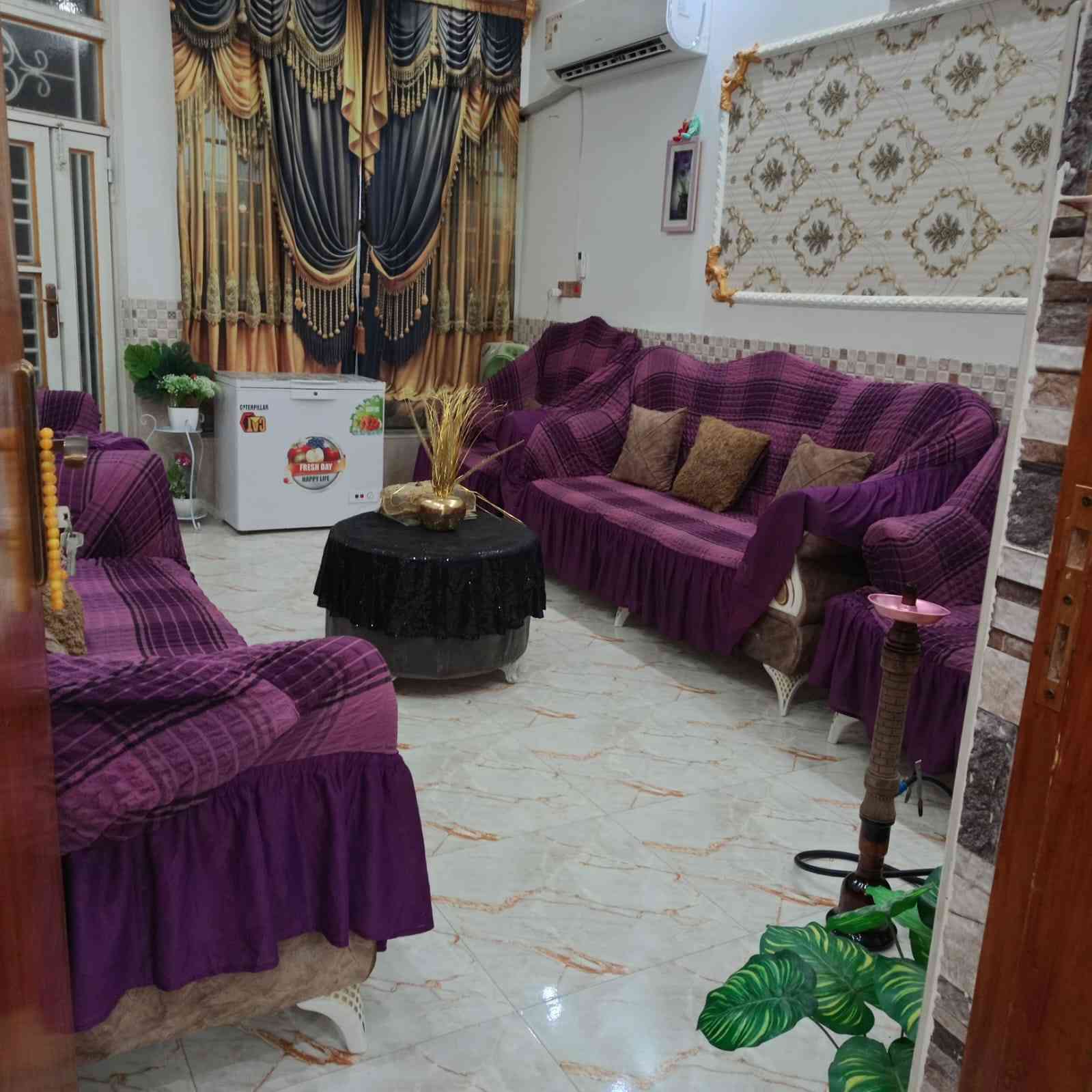 السلام عليكم بيت للبيع في السياسين شارع الروضة مساحه 130مربع
بناء طابقين 

الطابق الأول يتكون من غرفتين وهول واستقبال ومطبخ وطرمه

الطابق الثاني يتكون من اربع غرف وهول 

البيت إذ تريده على المبادره وعندك كود نبيعه الك 

بيت بناء حديث السعر ١٤٥ وبي مجال للاستفسار أكثر مراسله خاص


**إذا كنت صاحب هذا الإعلان وتريد حذفه لأي سبب، رجاءا أرسل رسالة إلى الدعم الفني**