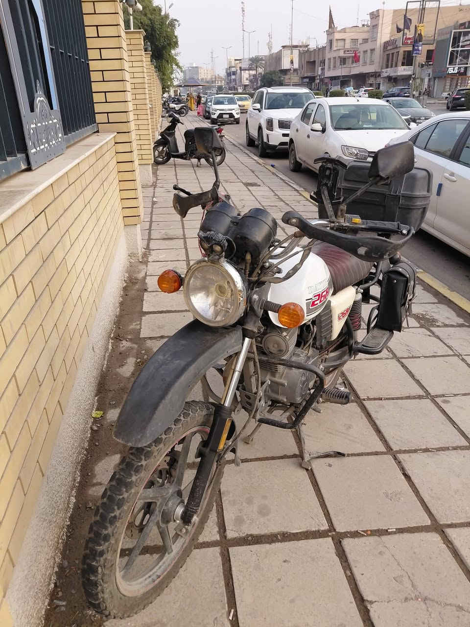 السلام عليكم
دايوان سنوية تقرا 2023 طالعه ب 2024 مرقمه بأسمي رقم انكليزي لوحتين رقم بغداد

الرون ميشتغل والمازده الامامية متشتغل 
الدراجه ماشيه 20 الف
تجي وياهه صندوك وجنط جانبية عدد 2 
رايدهه 2,100,00 وبيهه مجال

مكاني بغداد الطالبية ، بالقرب من مستشفى الزهراوي
رقمي ***********
