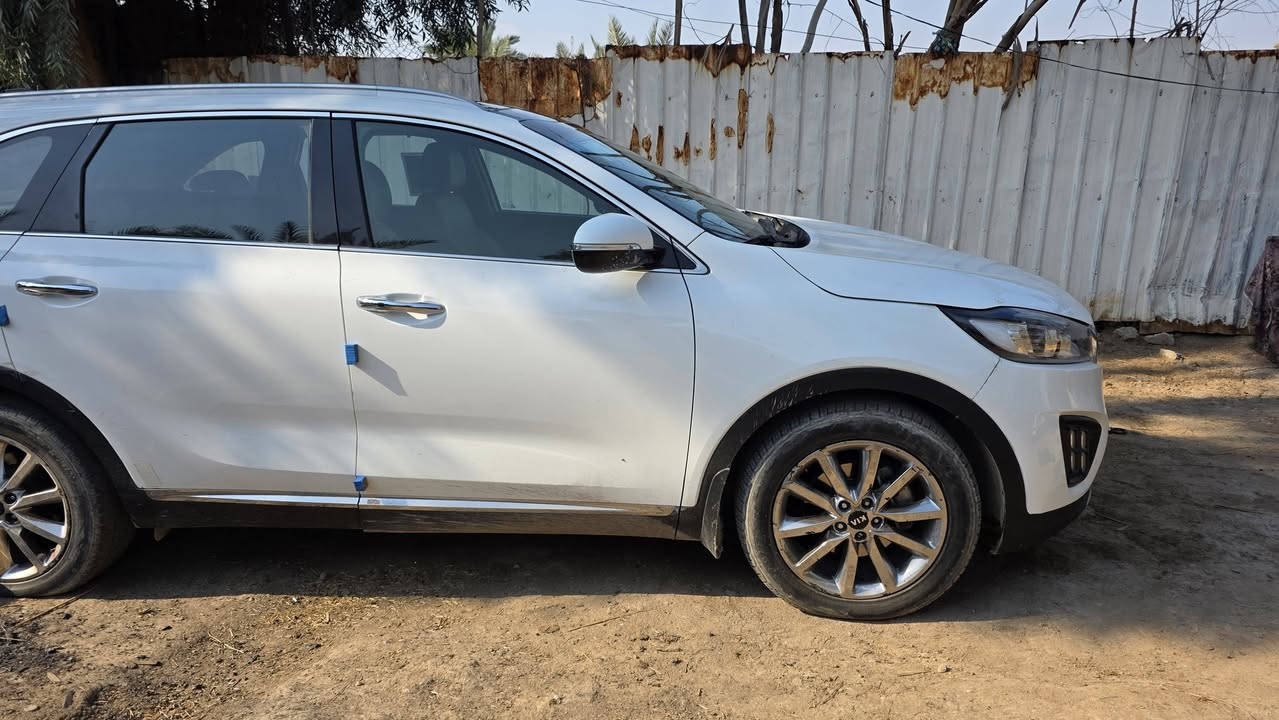 سلام عليكم عيني عندي هاي سياره سورنتو موديل 17 بسمي سياره مكينه لاطشه سعر 170 هاذ رقمي *********** بغدادي قراب جزيره السياحية
