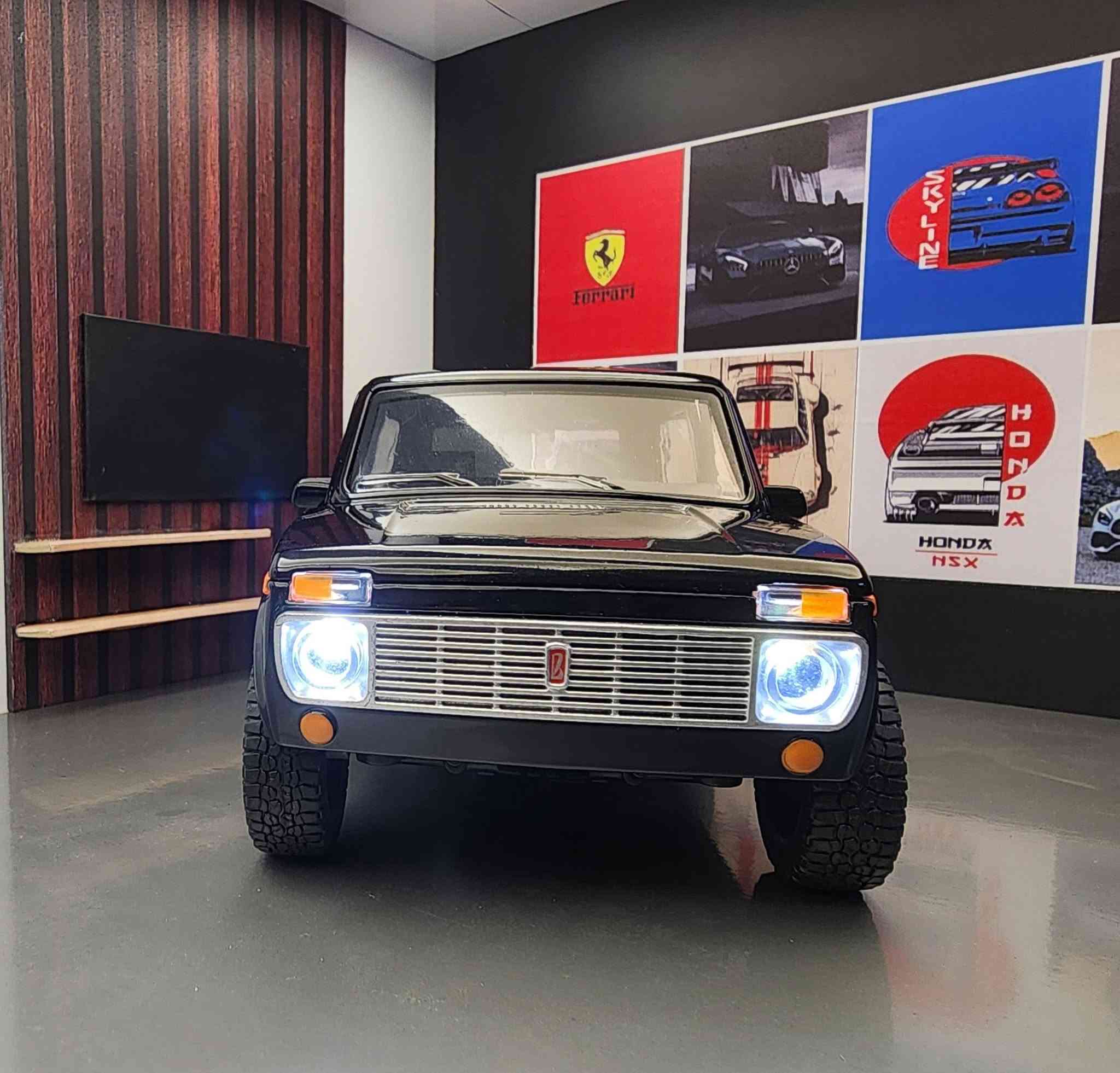 للبيع ماكيت معدن
الموديل: Lada Niva
الحالة: جديد بالعلبة
المقاس : 1 / 18
الطول: 20 سم
المميزات: 
✍️مساعدين أمامي
✍️فتح بابين وشنطة وكبوت
✍️سحب للخلف تسير للأمام
✍️إضاءة أمامية وخلفية وتابلوه
✍️صوت موتور وكلاكس وإنذار
✍️كلاكس في الدريكسيون
شاهد روعة التفاصيل بالصور على الطبيعة
👈يوجد شحن لأي مكان في مصر
👈لينك صفحتنا على الفيسبوك تابعونا ليصلكم كل جديد
https://www.facebook.com/share/17GvVv78qg/


**إذا كنت صاحب هذا الإعلان وتريد حذفه لأي سبب، رجاءا أرسل رسالة إلى الدعم الفني**