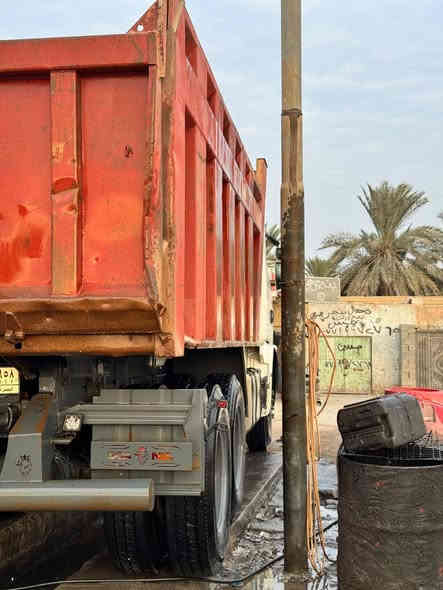 السلام عليكم  سكانيه 2000 بسمي محرك 8 بم ونوزل بلاد مامفتوحه مجموعه 97 بدي هاوزر 21مترالسعر ٢٧٥ بيه مجال لشراي ***********
