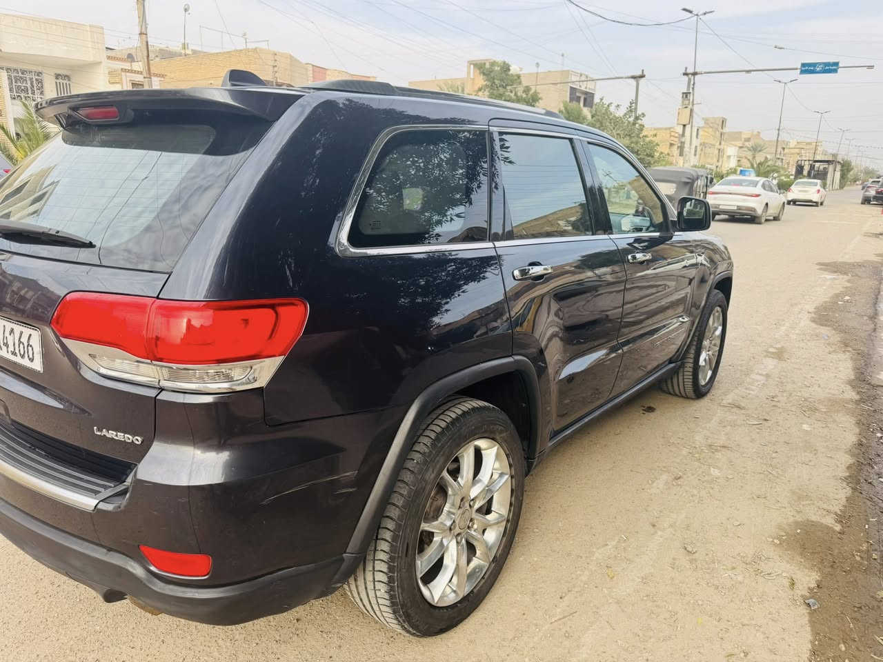 جيب لاريدو موديل 2014 المرغوب
مكفوله كير و مكينه 
كفاله شواصي ايرباكات
ويل 20 
تخم تاير جديد
منضومية زنون اصليه
رقم دولي بكان سياره بغداد شعب   بيها سونر يم ل مندلاوي السياره بيه 3 قطع صبغ 
جديد مسوي بقل منها سعر قفل 🔏 155  شراي هاذه رقمي ***********
