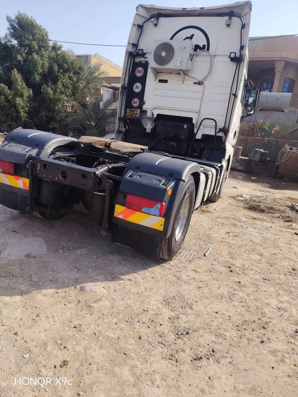 سلام عليكم راس تريله مان البيع مديل 2002سياره كامله دبل تانكي مال كاز سنويه صاقطه سياره مرسمه صهريج مكينه وكير مكفولات سعرهه 80 ورقه وبيهه مجان شرط تحويل رقم لمبايل ***********
