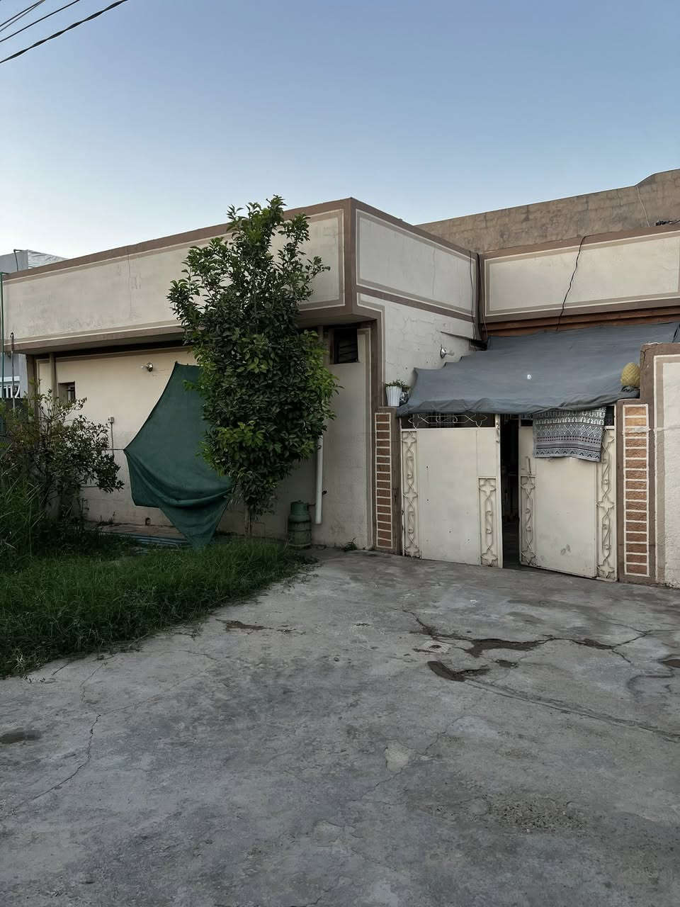 🏘🏘بيت للبيع ديالى خانقين / امام عباس فرع جامع الخلفاء واسواق نرجس بالبداية خلف محلات مساحة 200 متر 

2 غرفة نوم وصالة كبيره ومطبخ ومجمع صحيات داخلي وخارجي وحديقة كبيره وكراج كبير 

السعر / 42 مليون بي مجال بسيط 

للأستفسار اكثر اتصال بالارقام فقط 
***********
***********
مكتب فريا موفق للعقار
